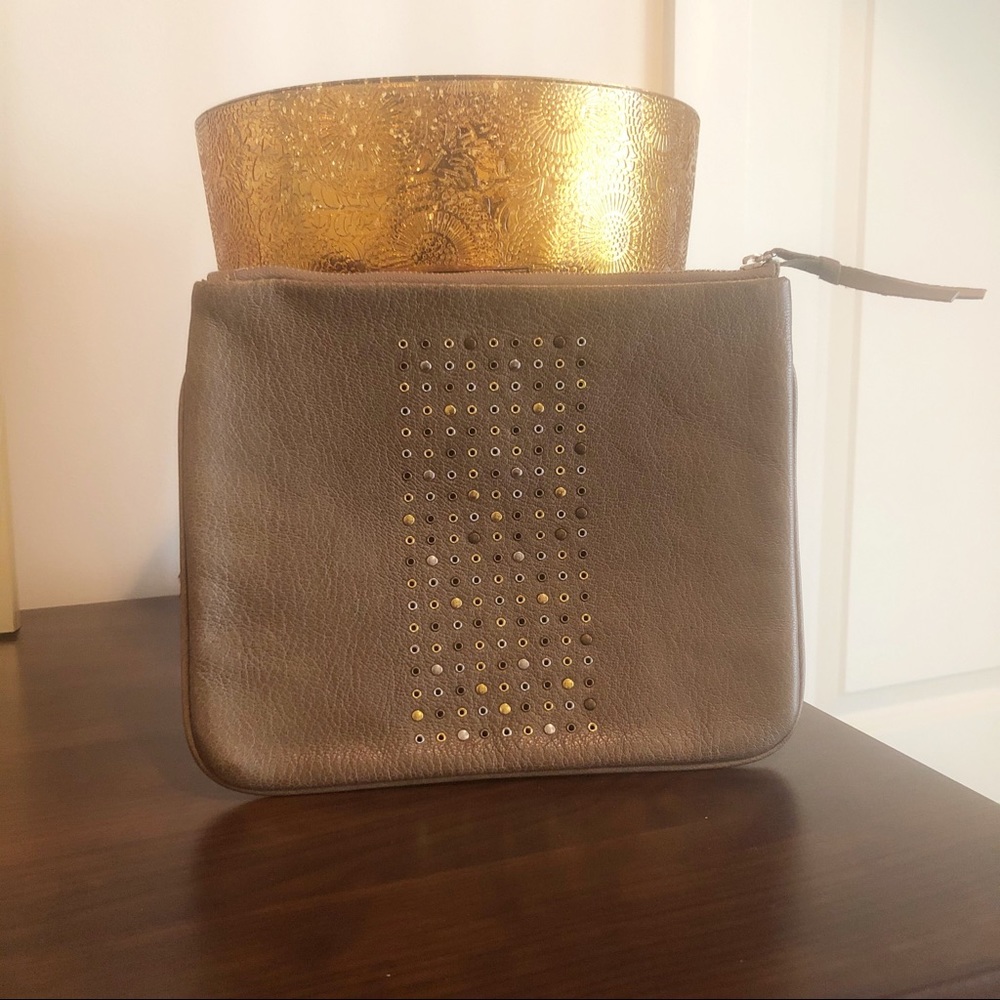 Cynthia Vincent Pouch